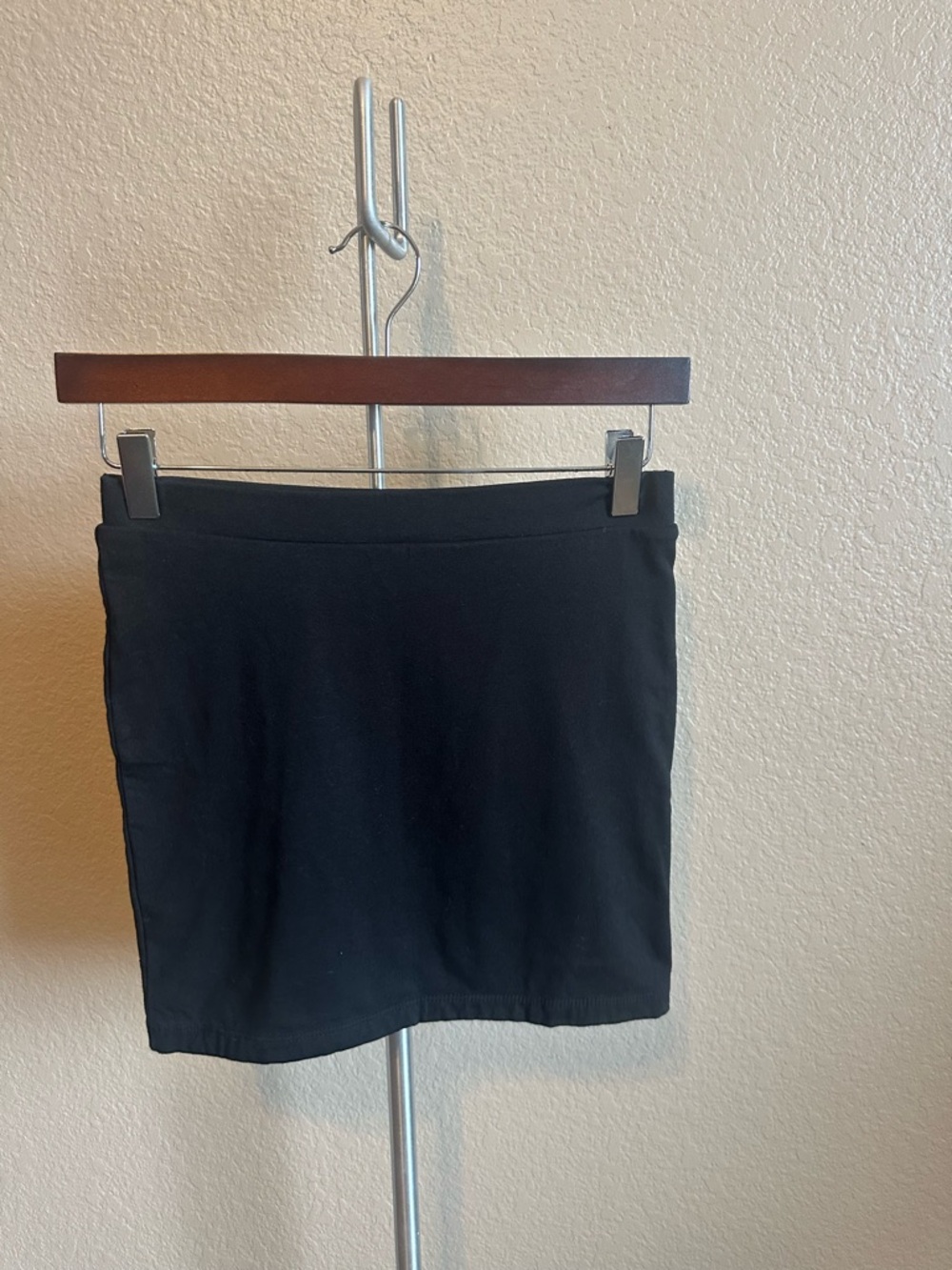 Forever 21 Black Stretch Mini Skirt
